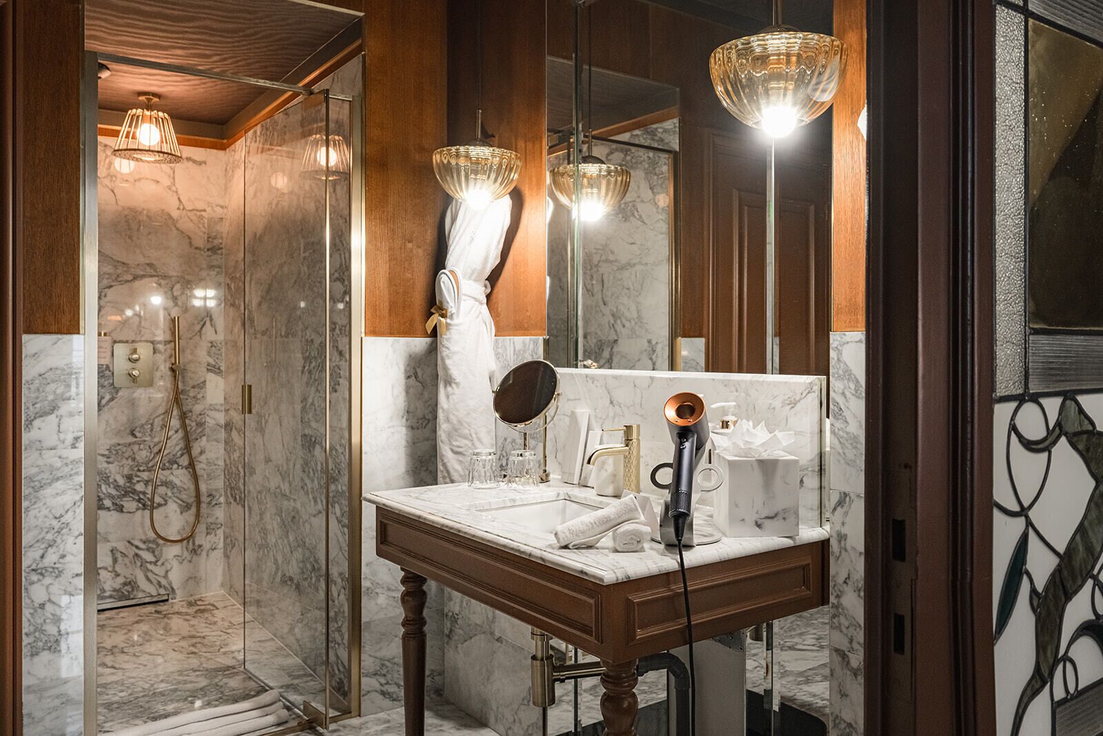 Room, 1 Queen Bed, Non Smoking, Pets Allowed (La Belle Epoque) | Bathroom | Hair dryer, bathrobes, slippers, towels