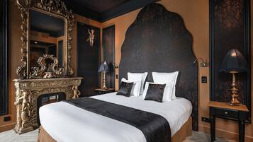 In-room safe, soundproofing, iron/ironing board, free WiFi