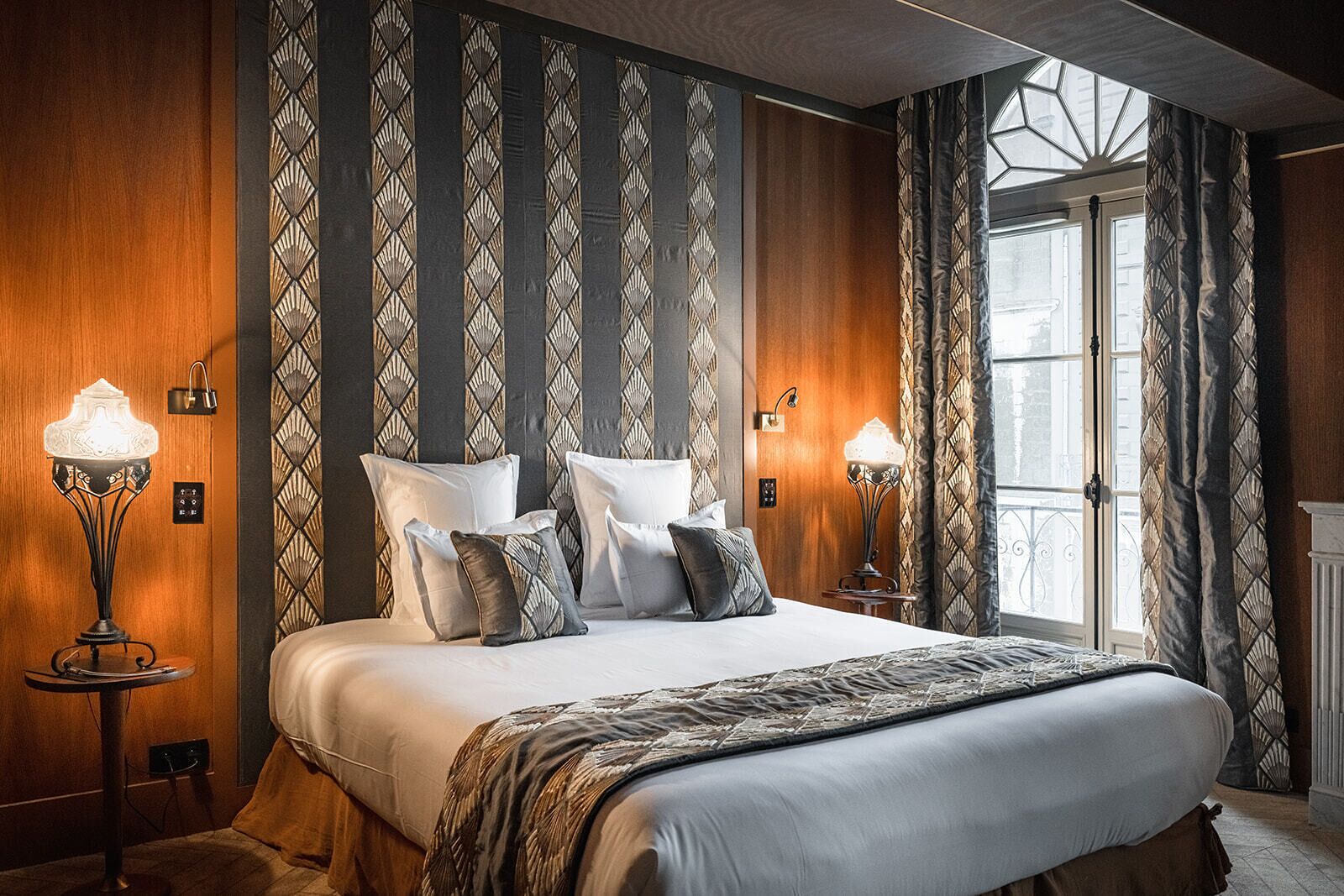 Room, 1 Queen Bed, Non Smoking, Pets Allowed (La Belle Epoque) | In-room safe, soundproofing, iron/ironing board, free WiFi