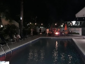 Outdoor pool, open 10:00 AM to 6:00 PM, sun loungers