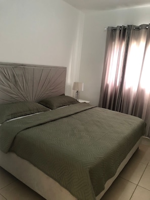 2 多间卧室、床单