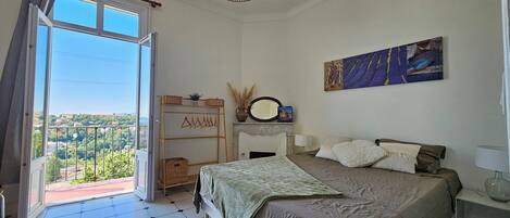 2 sovrum, strykjärn/strykbräda, wi-fi och sängkläder