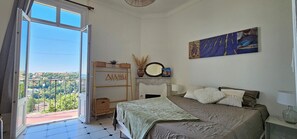 2 bedrooms, iron/ironing board, WiFi, bed sheets - Apartment: Les Senteurs de Grasse (Grasse)