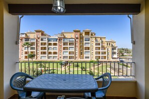 Apartment | Outdoor dining - Apartment With Pool & Garden Views (Ayamonte)