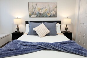 4 soveværelser, skrivebord, strygejern/strygebræt, weekendseng