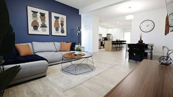 智能電視、書籍