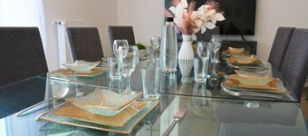 House with garden near Disneyland / parott world