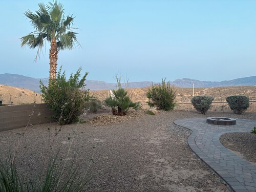 3-bedroom house in enchanting Mesquite with WiFi, AC
