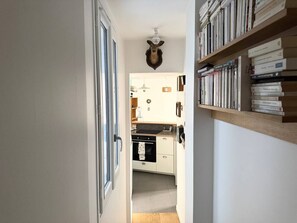 Interior - Parisian Flat - Odeon Theater (Paris)