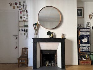 Interior - Parisian Flat - Odeon Theater (Paris)