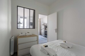 Apartment | 2 bedrooms, iron/ironing board, bed sheets