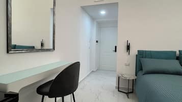 Neljän hengen luksushuone | Ilmaiset minibaarituotteet, tallelokero huoneessa, ilmainen Wi-Fi