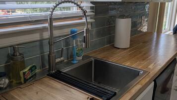 Micro-ondes, four, plaque de cuisson, lave-vaisselle