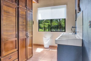 Interior - Tropical Cabin Near La Fortuna - Private Pool & BBQ Oasis (La Fortuna)