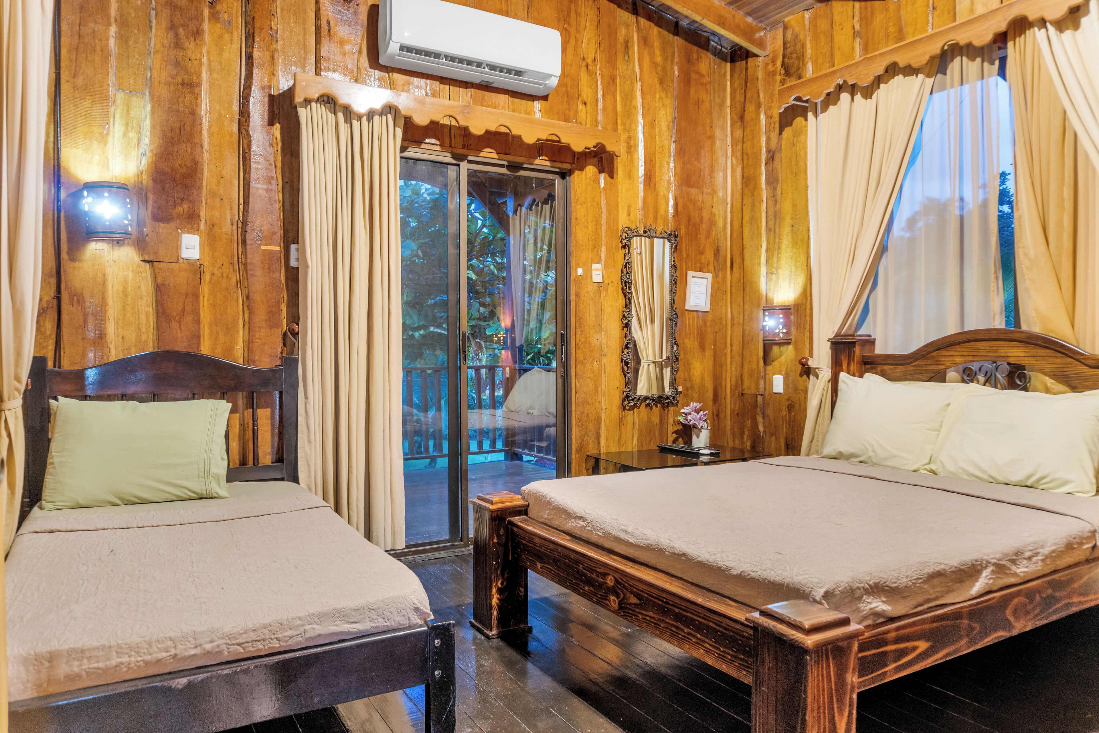 4 Schlafzimmer, Schreibtisch, kostenloses WLAN, Bettwäsche