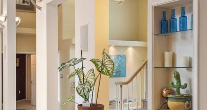 Sophia's MANOR C at the quiet & peaceful suburb