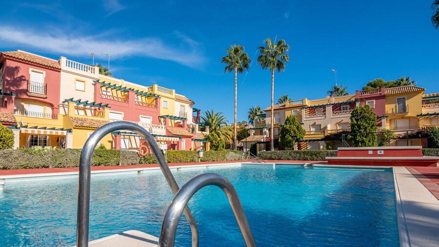 Golfside Apartment With Paddle Tennis