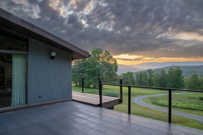 Mid Century Modern  4 bedroom home with sweeping mountain views in Williamstown