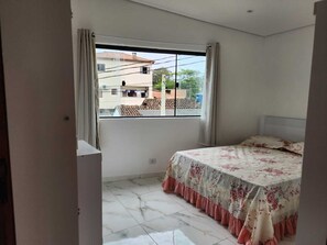 2 habitaciones, tabla de planchar con plancha y wifi gratis 