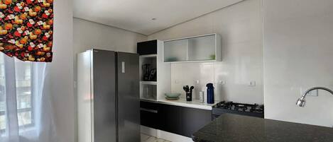 Micro-ondes, four, plaque de cuisson