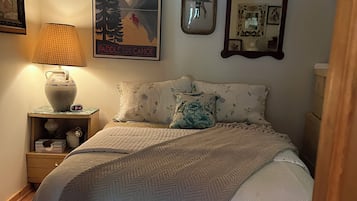 2 bedrooms, bed sheets