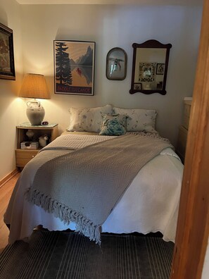 2 bedrooms, bed sheets