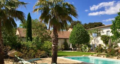 Mas dans les vignes avec piscine
South of France