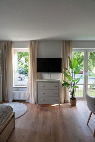 Ferienwohnung Dresden - Elbnah -  gut angebunden - WiFi - TV -kostenloses Parken