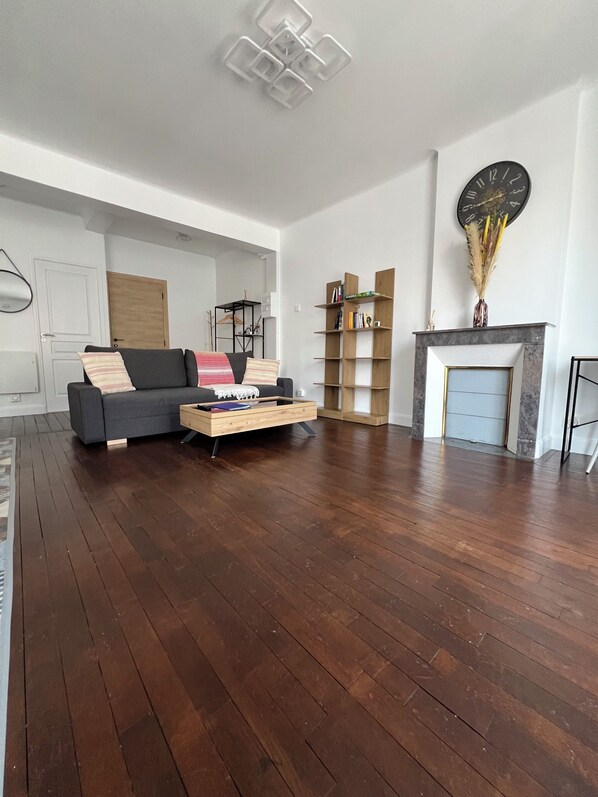 Living area - Cosy Escape in Normandy (Sourdeval)