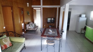 Living area - LABE KAZ KREYOL Creole house 5min from the sea, surf spot and town center (Le Moule)