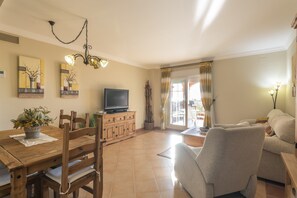 Apartment | Living room - 3-bedroom Apartment With Pool (Ayamonte)