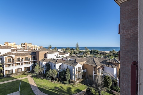 3-bedroom Apartment With Pool