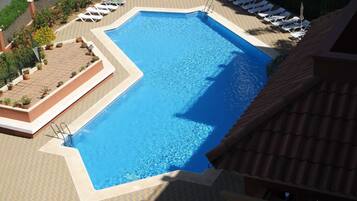 Apartment | Pool | Outdoor pool