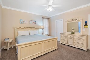 3 bedrooms, desk, iron/ironing board, free WiFi