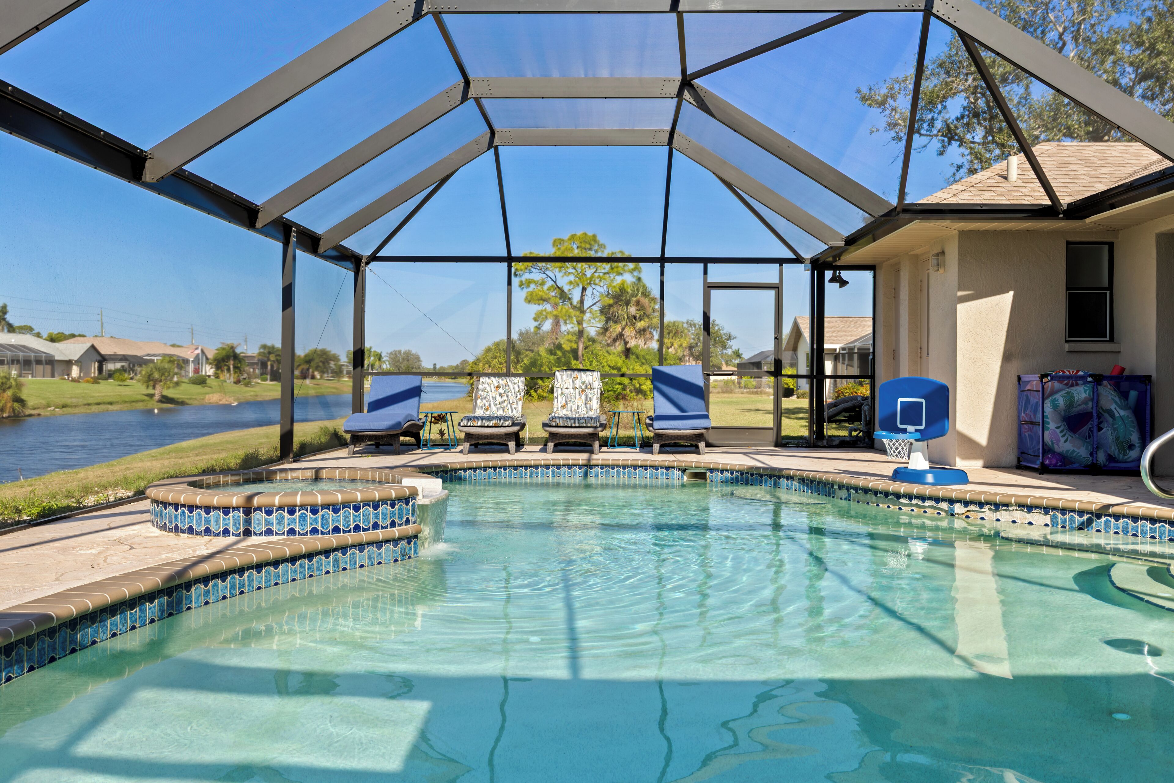 Outdoor pool, a heated pool