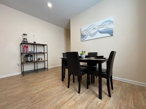 Dining - Chill Suburban 1BR Hideaway Near Truist Stadium (Mableton)