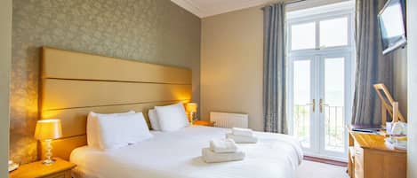 Premium double with balcony | Skrivebord, strykejern/-brett og wi-fi (inkludert)