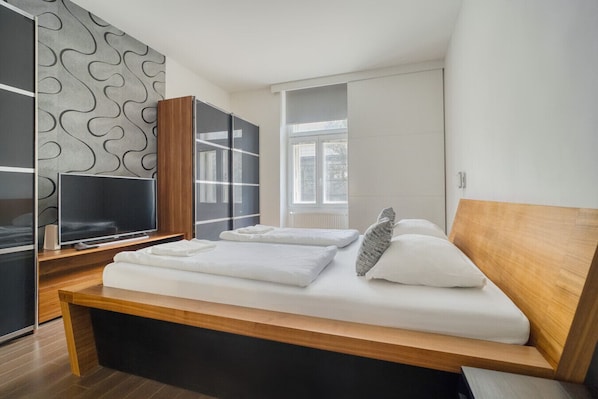 1 bedroom, WiFi, bed sheets