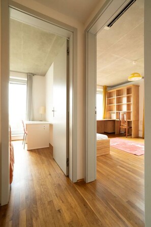 2 間睡房、書桌、Wi-Fi、床單