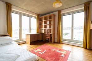 Desk, WiFi, bed sheets - L´Ocelot Premium Apartment - AC, 2 floors (Prague)