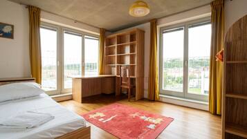 2 habitaciones, escritorio, wifi y ropa de cama