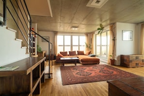 Living area - L´Ocelot Premium Apartment - AC, 2 floors (Prague)