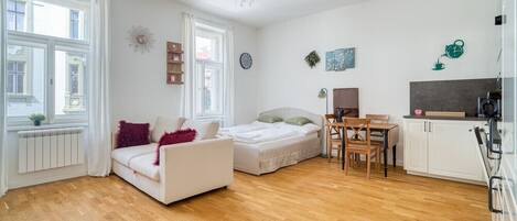 1 bedroom, desk, WiFi, bed sheets