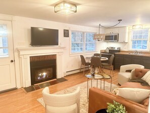 TV, fireplace