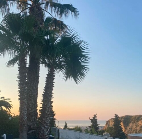 Semi-detached villa with pool, garden, games 5 minutes from the sea and center