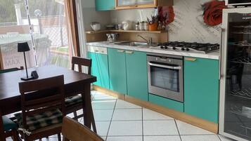 Mikrovågsugn, ugn och spishäll