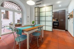 Dining - Number Five Apartment in Trastevere (Roma)