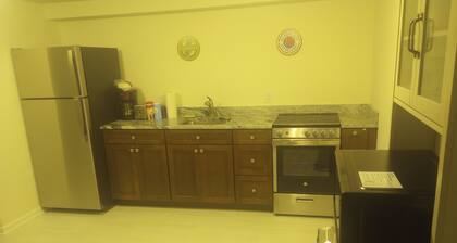 New 2 bedroom apartment. Quiet setting, Just bring your suitcase and enjoy.