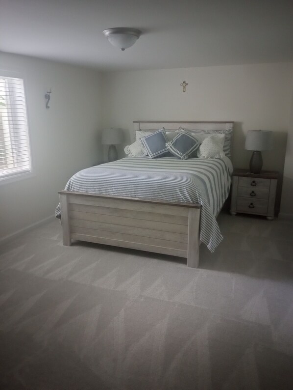 2 slaapkamers, een strijkplank/strijkijzer, wifi, beddengoed