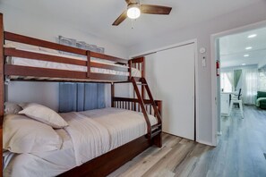 3 bedrooms, iron/ironing board, travel crib, free WiFi